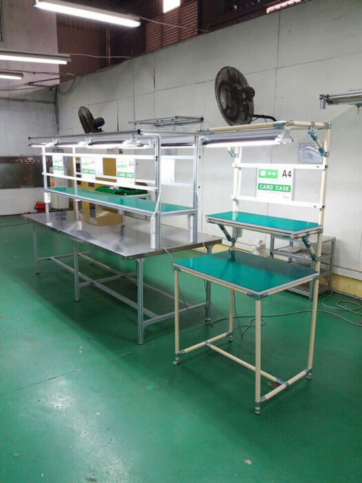 Bàn thao tác ống thép bọc nhựa 06