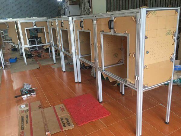 Bàn thao tác nhôm định hình 05
