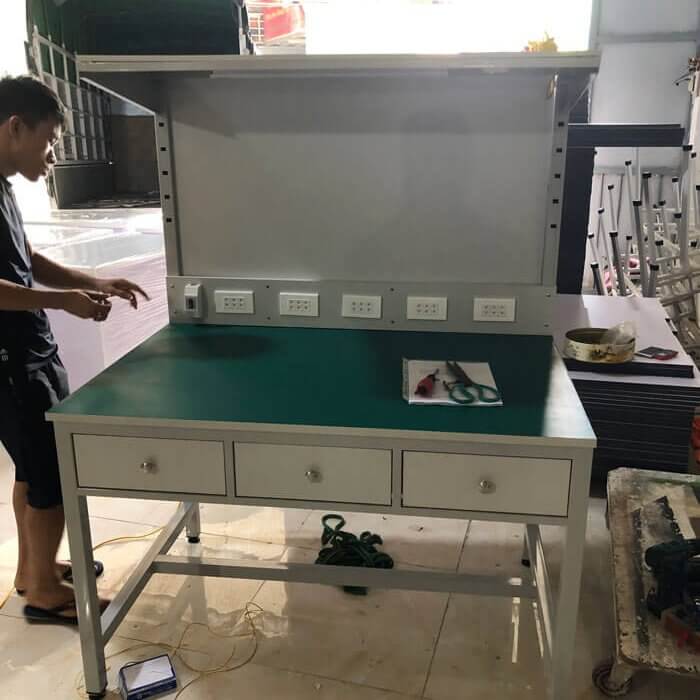 Bàn thao tác thép sơn tĩnh điện 01