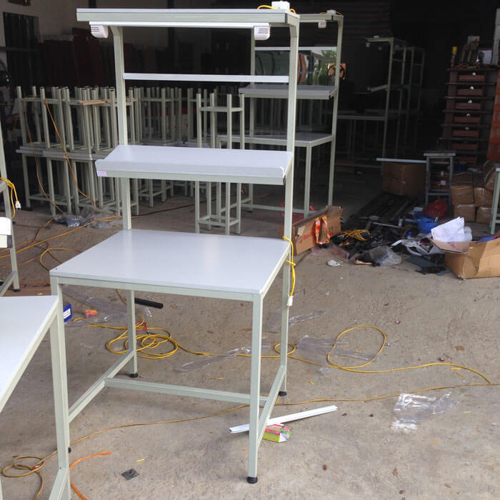 Bàn thao tác thép sơn tĩnh điện 02