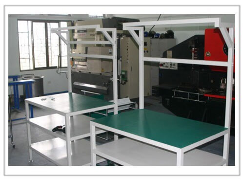 Bàn thao tác thép sơn tĩnh điện 07